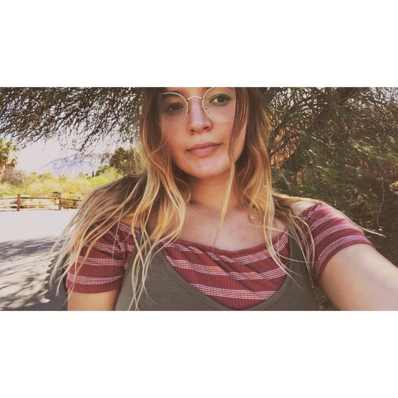 Meet your Posher, Hannah - Picture 1 of 1